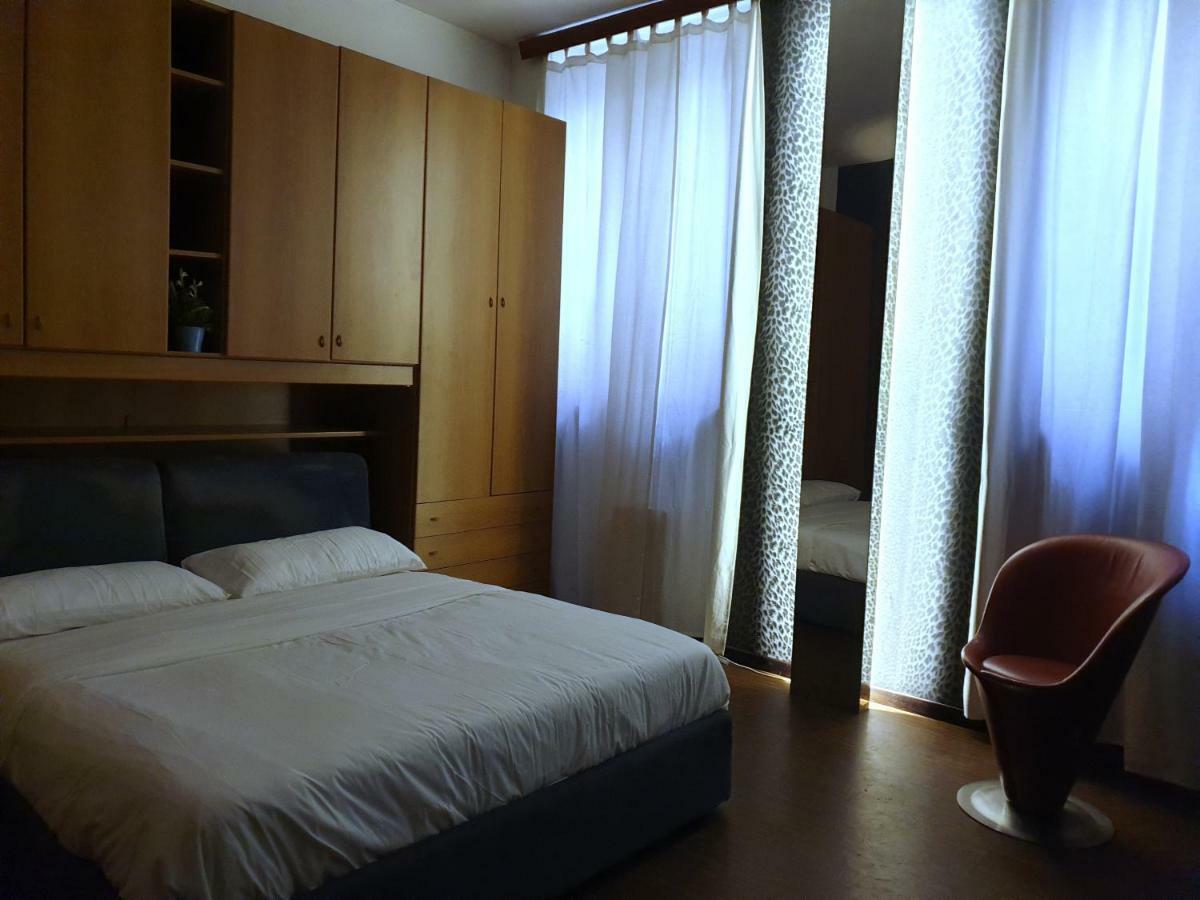 5Min Walk From Duomo! Apartment 100M2 Milaan Buitenkant foto